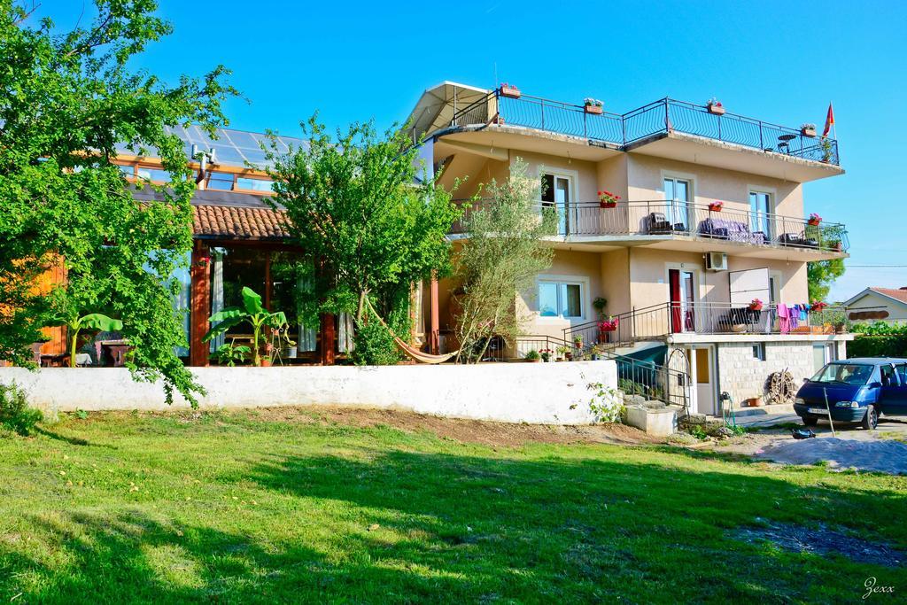 Hostel Anton Тиват Экстерьер фото